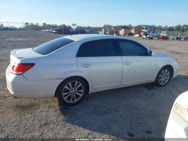 Toyota Avalon Xls Image 11