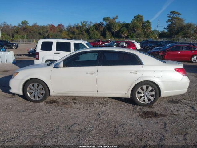 Toyota Avalon Xls Image 10