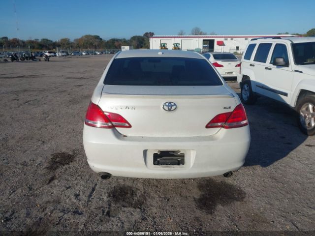 Toyota Avalon Xls Image 12