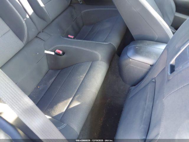 Ford Mustang V6 Image 11