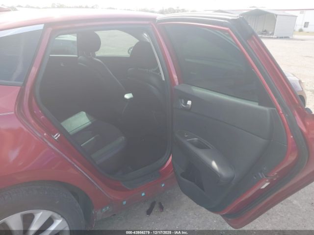 Kia Optima S Image 8