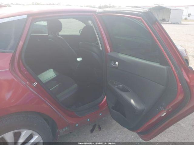 Kia Optima S Image 8