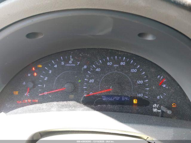 Toyota Camry Le Image 5