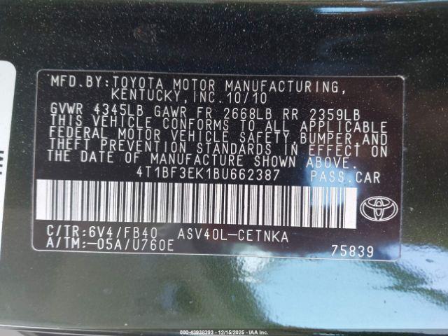 Toyota Camry Le Image 12