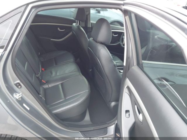 Hyundai ELANTRA Image 9