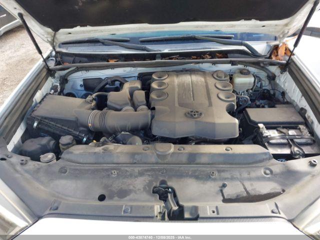 Toyota 4Runner Trd Off Road Premium Image 12