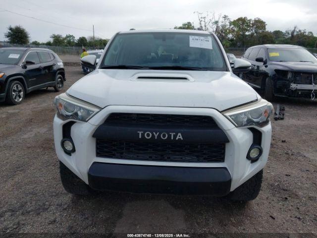 Toyota 4Runner Trd Off Road Premium Image 14