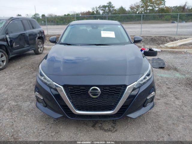 Nissan Altima 2.5 Sv Image 8