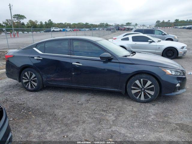 Nissan Altima 2.5 Sv Image 10