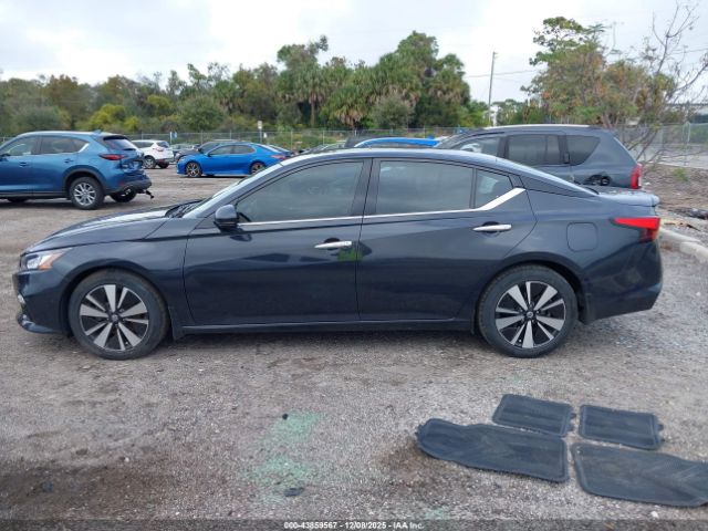 Nissan Altima 2.5 Sv Image 13