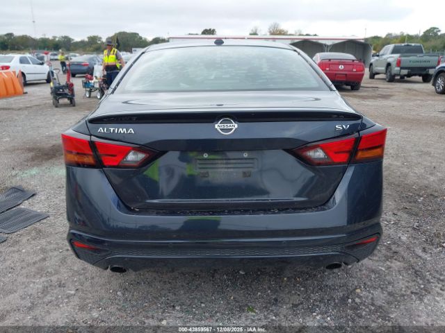 Nissan Altima 2.5 Sv Image 12