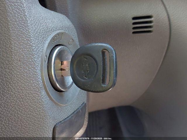 Chevrolet Traverse Ls Image 13