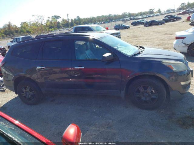 Chevrolet Traverse Ls Image 8