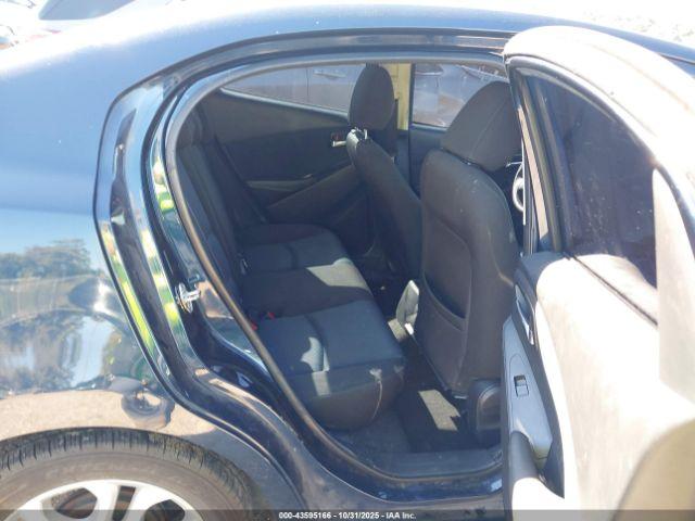 Toyota Yaris Image 8