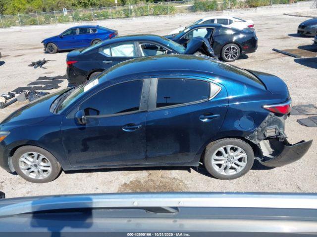 Toyota Yaris Image 15