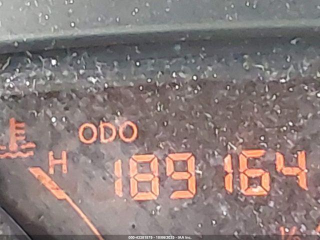 Nissan Versa 1.6 Sv Image 13