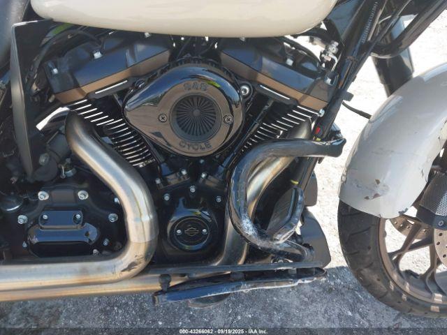 Harley-Davidson Fltrxst Image 12