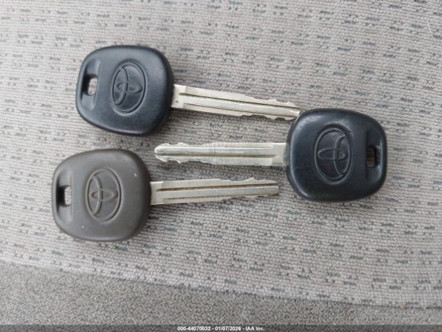 Toyota Corolla Ce Image 9