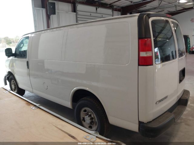 Chevrolet Express Work Van Image 9