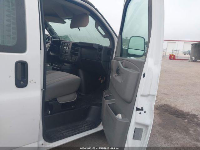 Chevrolet Express Work Van Image 13