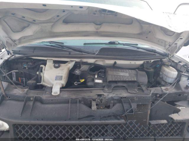 Chevrolet Express Work Van Image 11