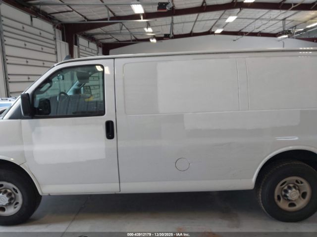 Chevrolet Express Work Van Image 10
