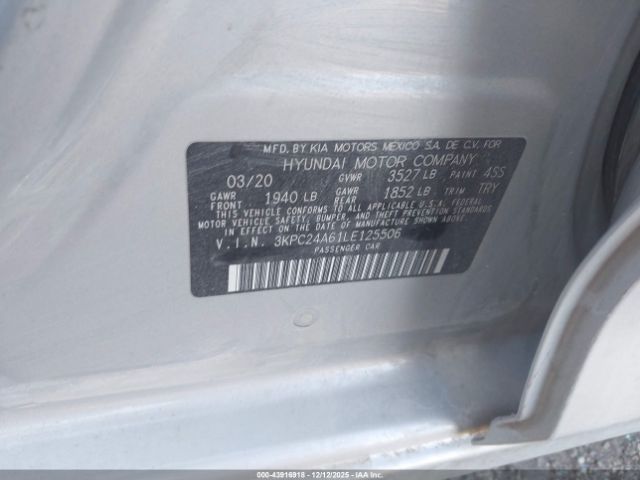 Hyundai ACCENT Se Image 8