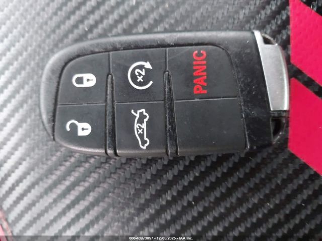 Dodge Challenger Sxt Plus Image 3