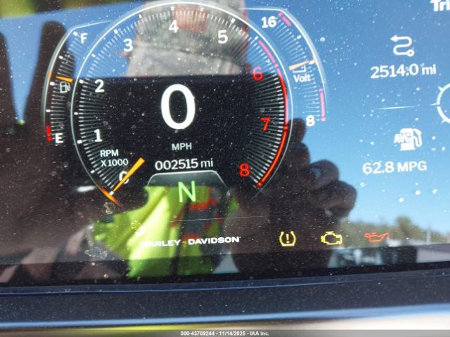 Harley-Davidson Flhx Image 9