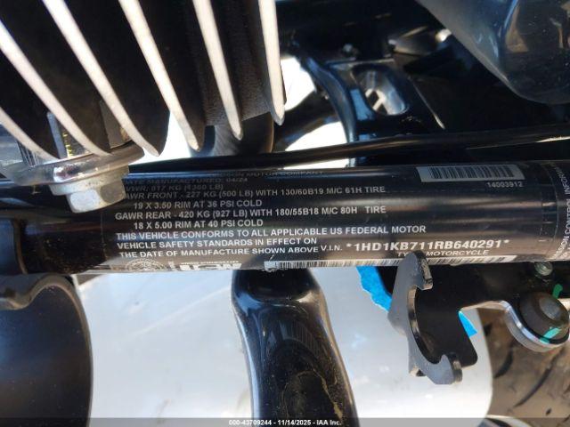 Harley-Davidson Flhx Image 16