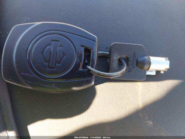 Harley-Davidson Flhx Image 8