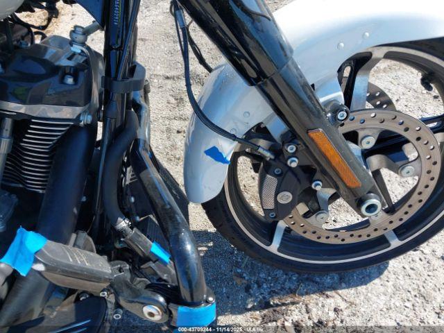 Harley-Davidson Flhx Image 15