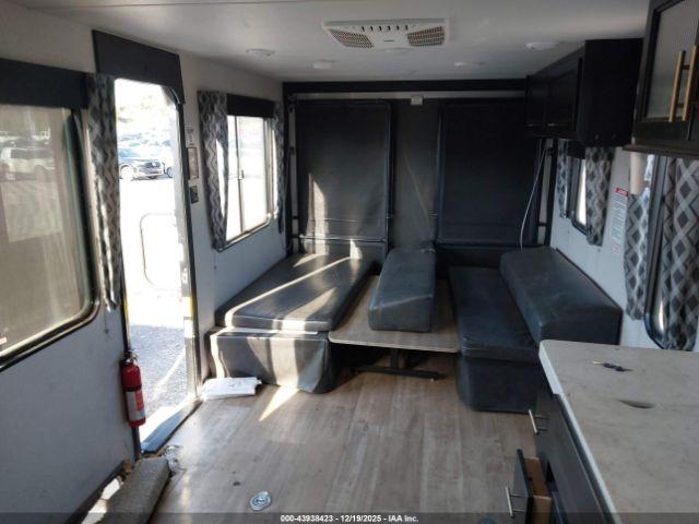 Forest River Grey Wolf Travel Trailer Image 5