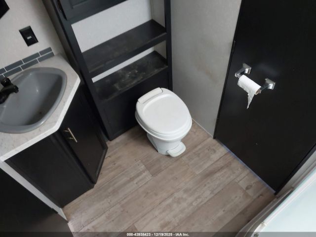 Forest River Grey Wolf Travel Trailer Image 9