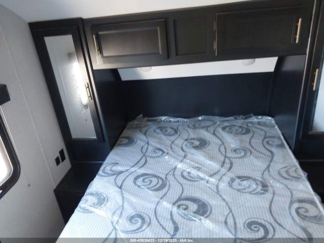 Forest River Grey Wolf Travel Trailer Image 11