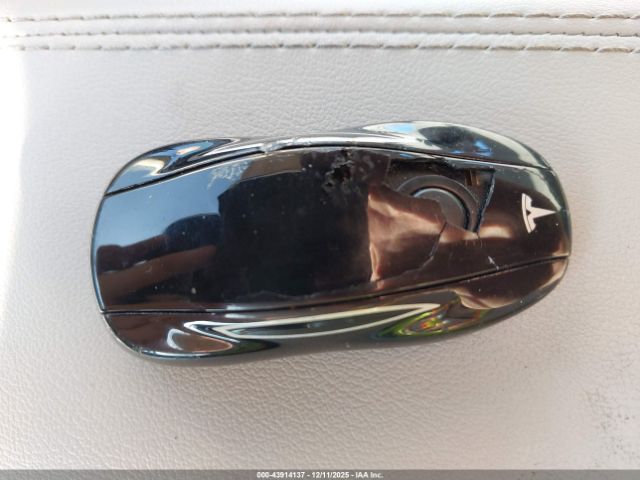 Tesla Model S Image 16