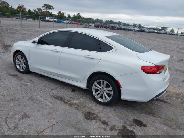 Chrysler 200 Limited Image 3