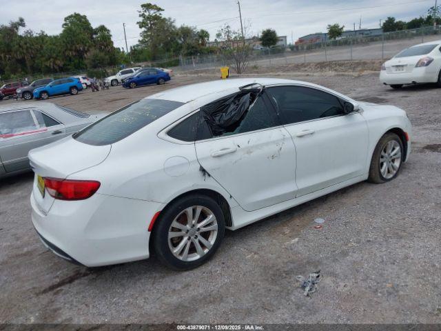 Chrysler 200 Limited Image 2