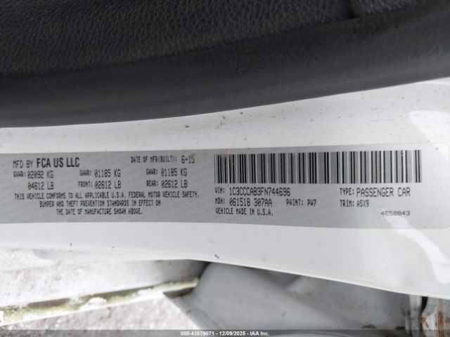 Chrysler 200 Limited Image 7