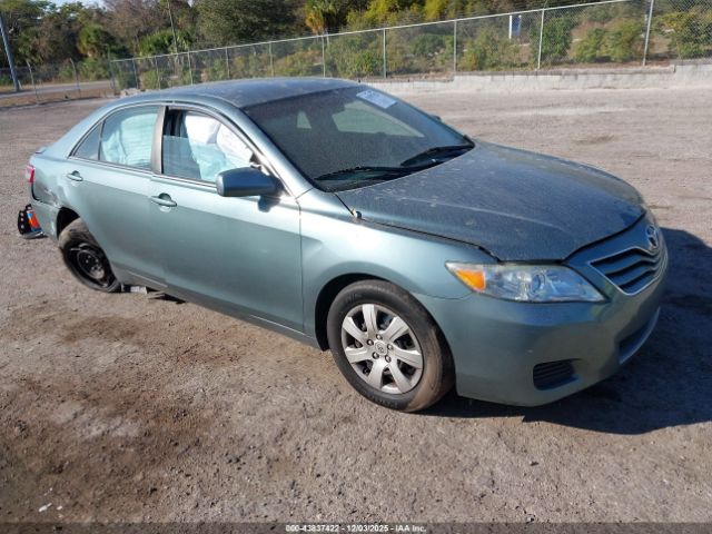 Toyota Camry Le Image 1