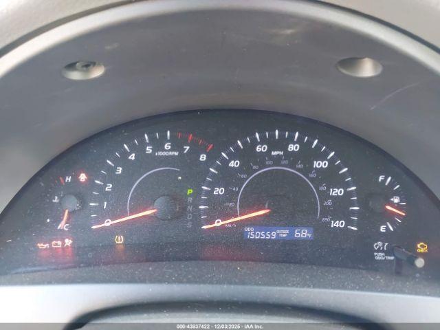 Toyota Camry Le Image 9