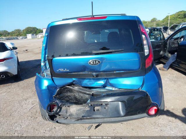 Kia Soul + Image 11