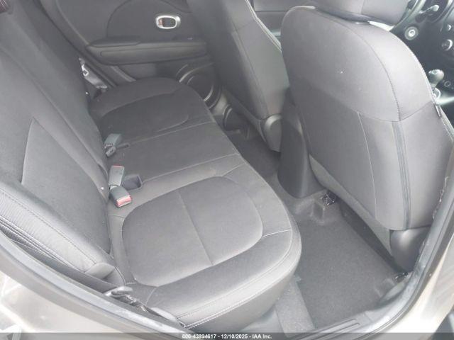 Kia Soul Image 16