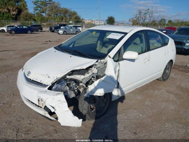 Toyota Prius Touring Image 4