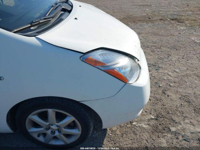 Toyota Prius Touring Image 6