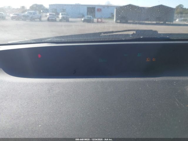 Toyota Prius Touring Image 2