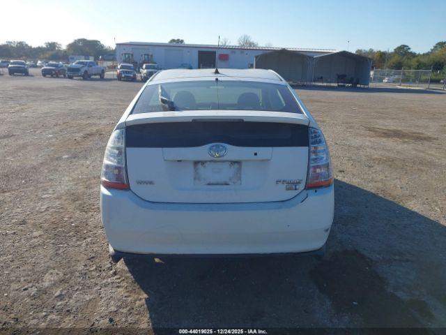 Toyota Prius Touring Image 16