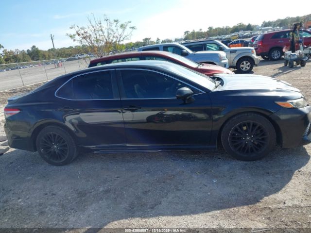 Toyota Camry Se Image 15