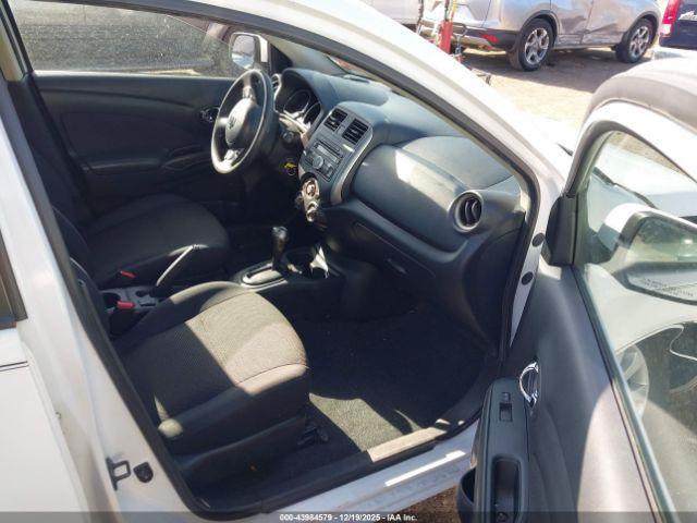Nissan Versa 1.6 Sv Image 11