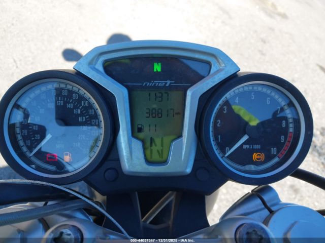 BMW R Nine T Image 10